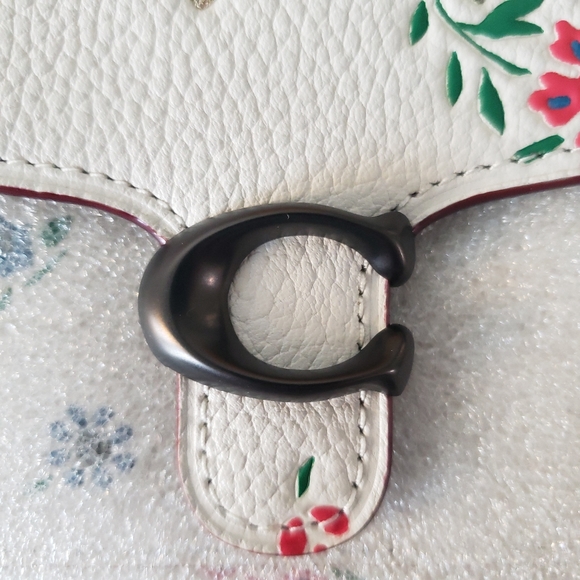 ❗SOLD❗❤Coach | Tabby Wallet in Chalk Wildflower - Picture 6 of 12